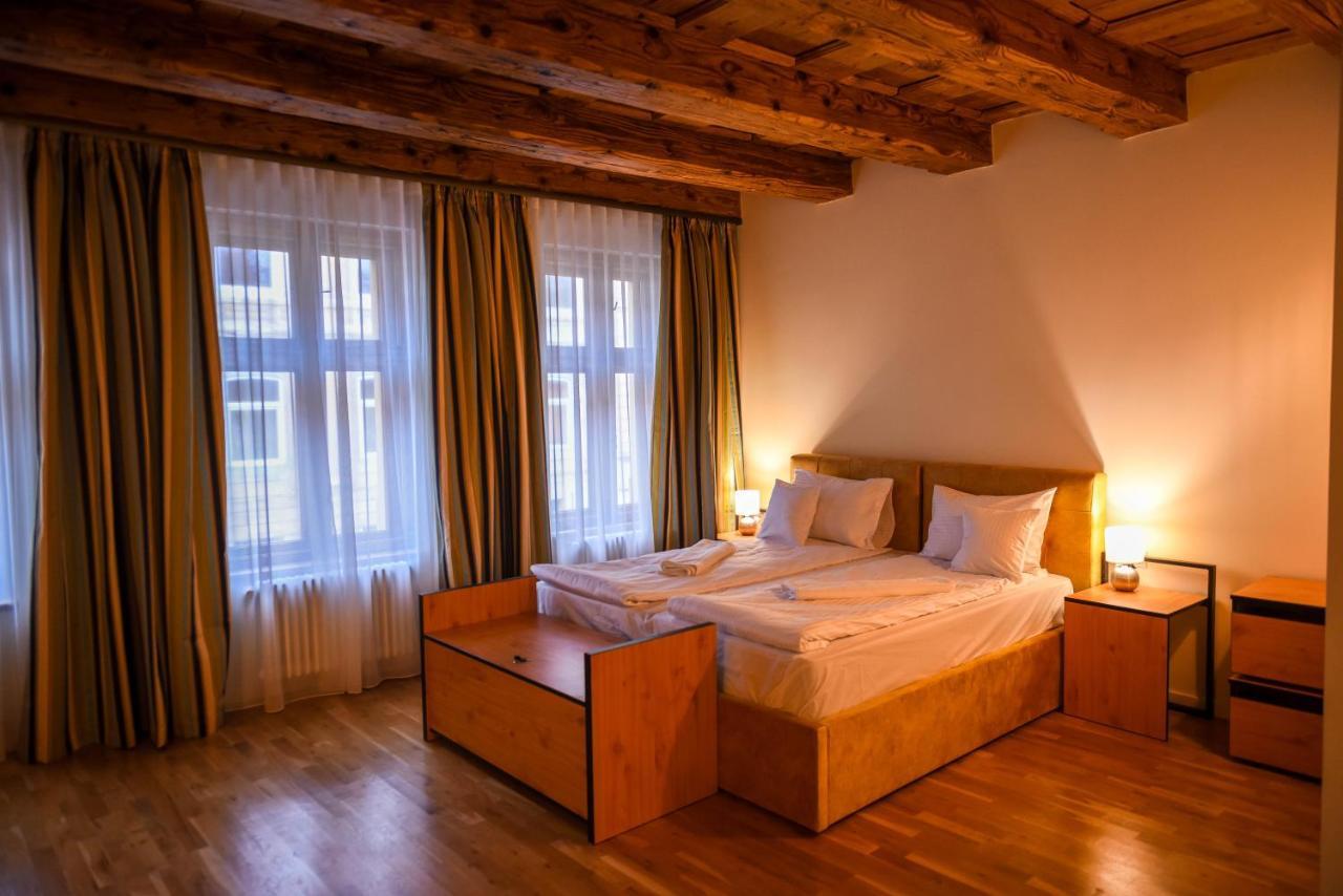 Schloss Apartments Брашов Екстер'єр фото
