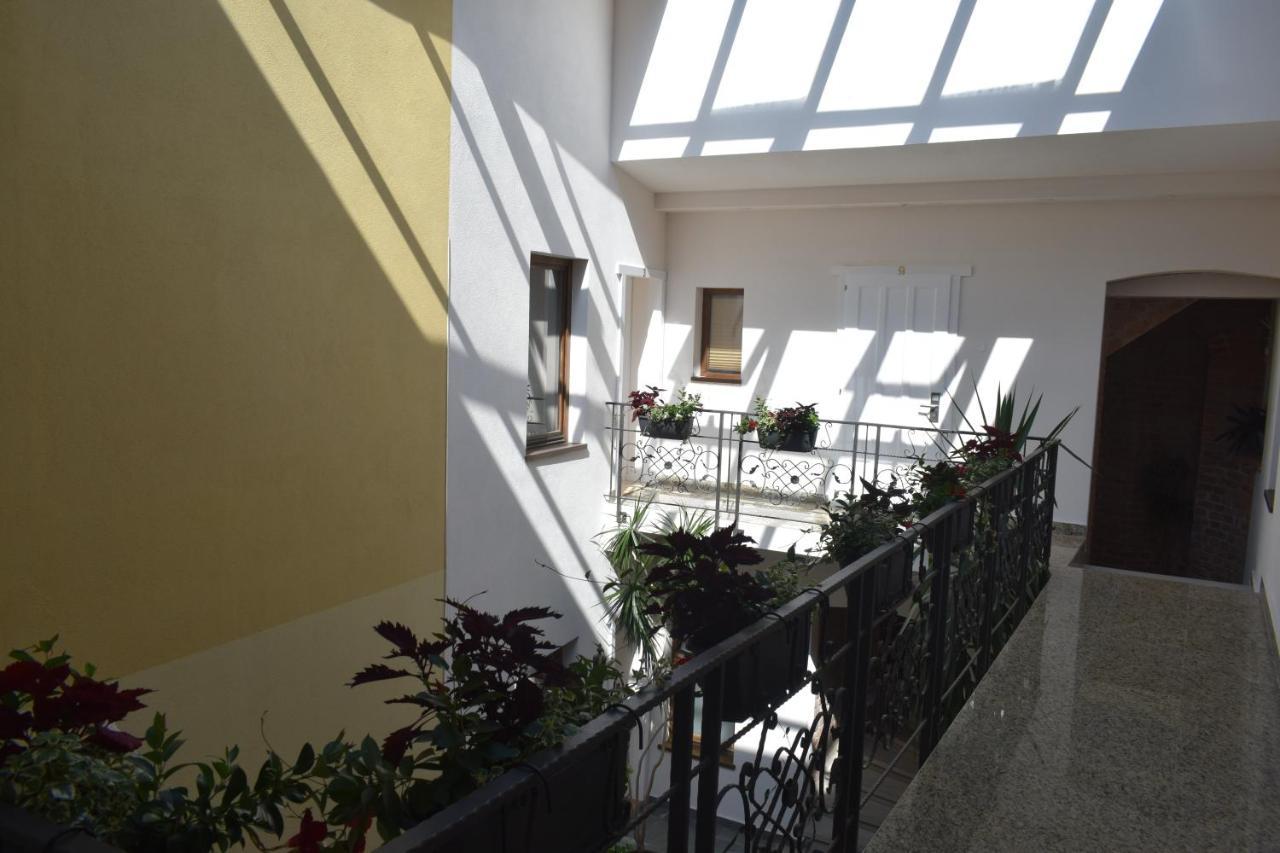 Schloss Apartments Брашов Екстер'єр фото